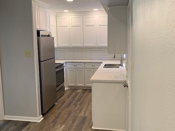 4th image of 3103 Yost Blvd #1