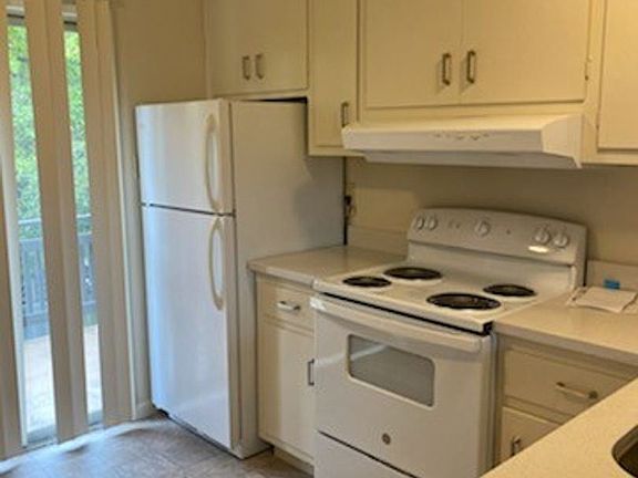 4th image of 1463 Oak Grove Ave APT 6