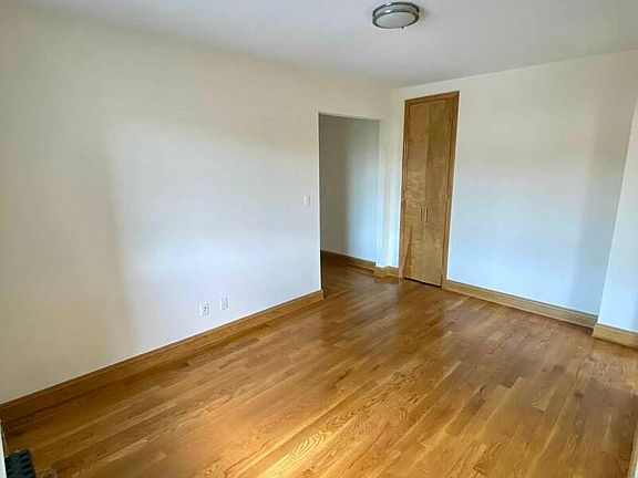 2nd image of 310 E 19th St APT 20