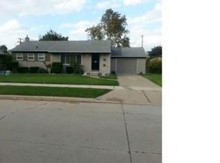 17801 Juliana Ave, Eastpointe, MI 48021