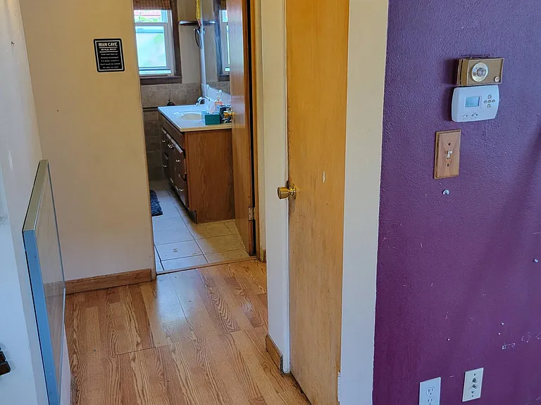 6012 44th Ave — Photo 5
