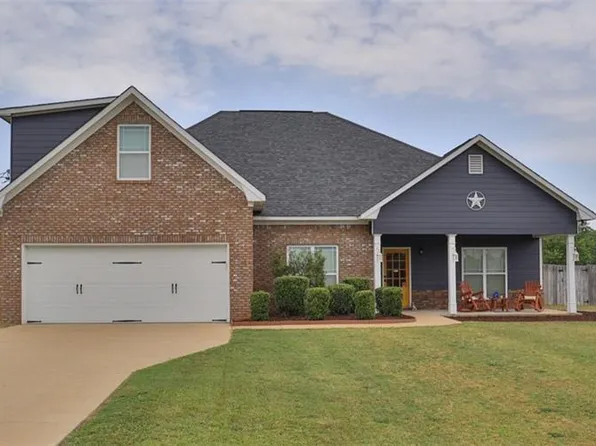 4 Sorghum Ct, Fort Mitchell, AL 36856
