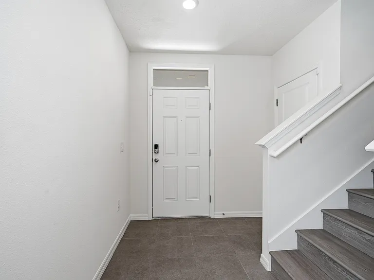 32745 Pez Landing Ln — Photo 6