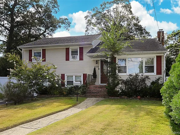 1078 Northgate Court, Uniondale, NY 11553