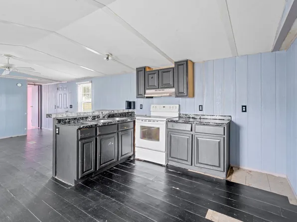 305 Mangle Dr #305, Gray Court, SC 29645