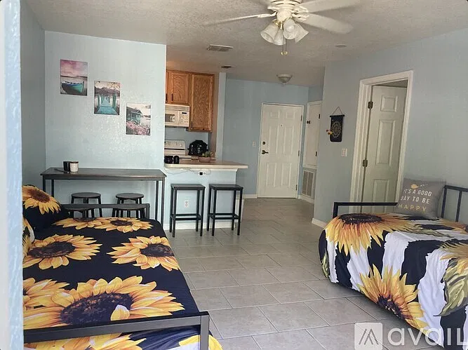 220 Columbia Dr #10