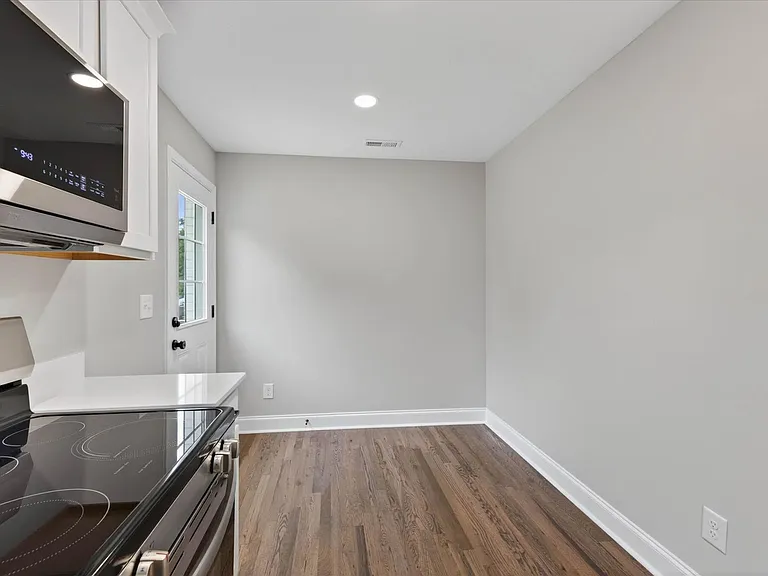 221 Clearview Dr — Photo 12