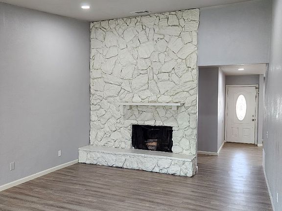 4th image of 1134 Holland Dr