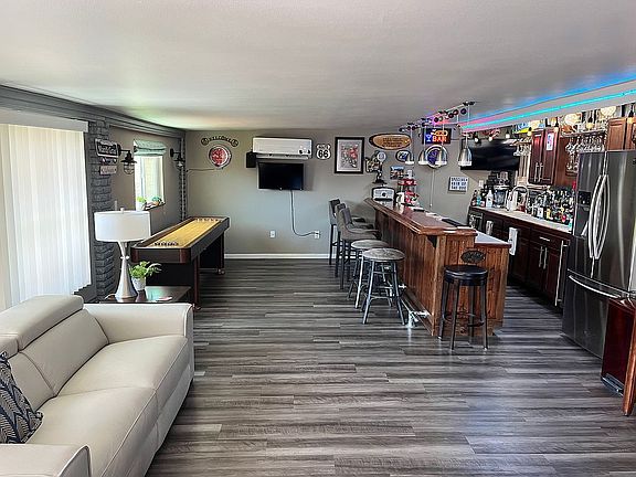Bar room