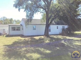 1028 SE 53rd St, Topeka, KS 66609