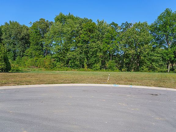 4th image of 4965 Creek Valley Ct