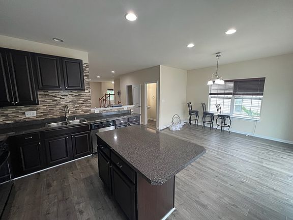 3rd image of 788 Jacobsen Cir