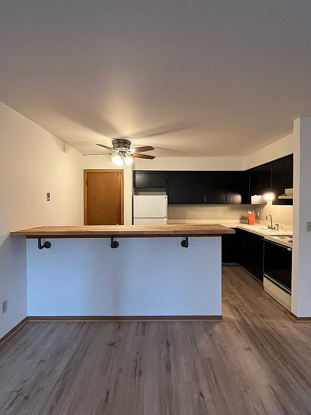 Ridge Manor Apartments — Photo 4