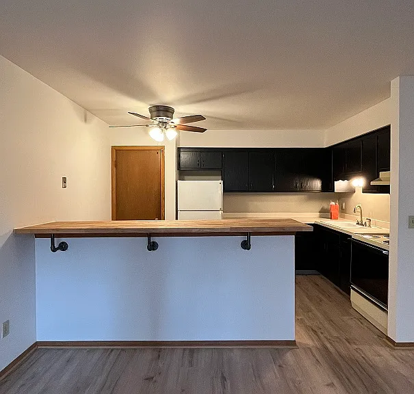 Ridge Manor Apartments — Photo 4