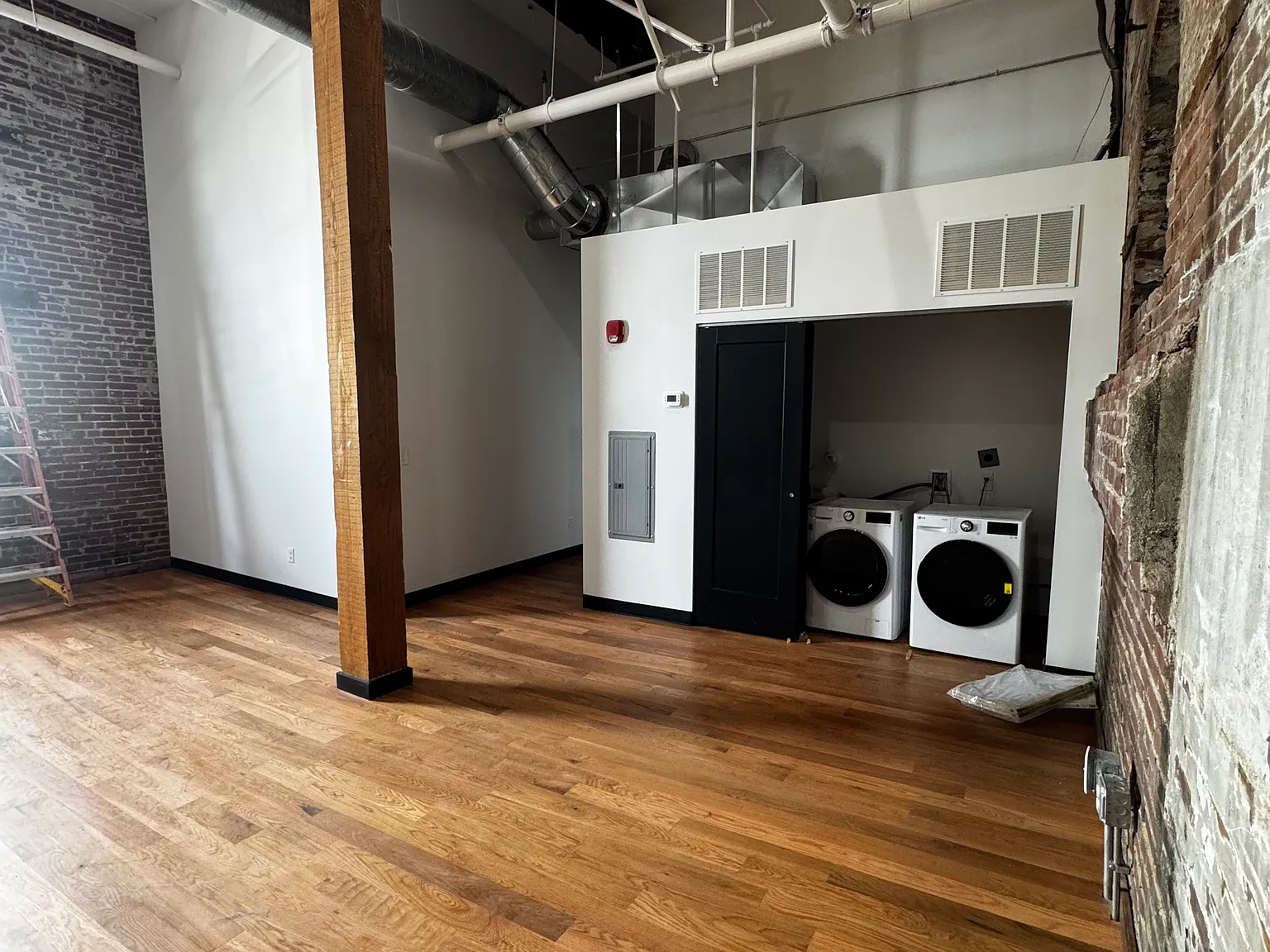 2 bed, 942 sqft, $2,000 — Photo 4