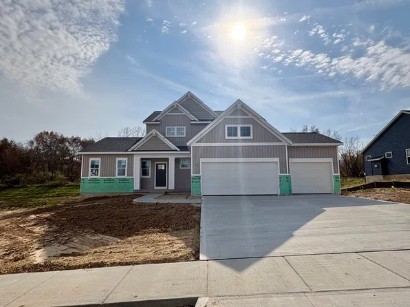 8308 Kettle Oak Dr SE, Alto, MI 49302