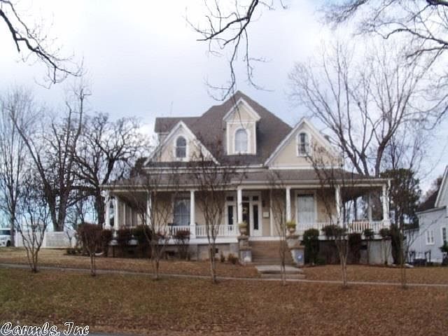 1st image of 218 W Howard St