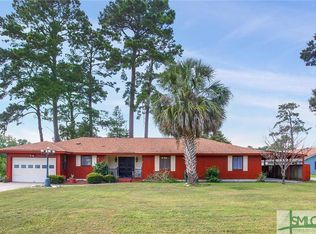 206 E Point Dr, Savannah, GA 31410