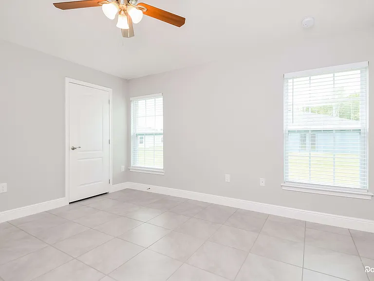 522 Bristol Cir — Photo 13