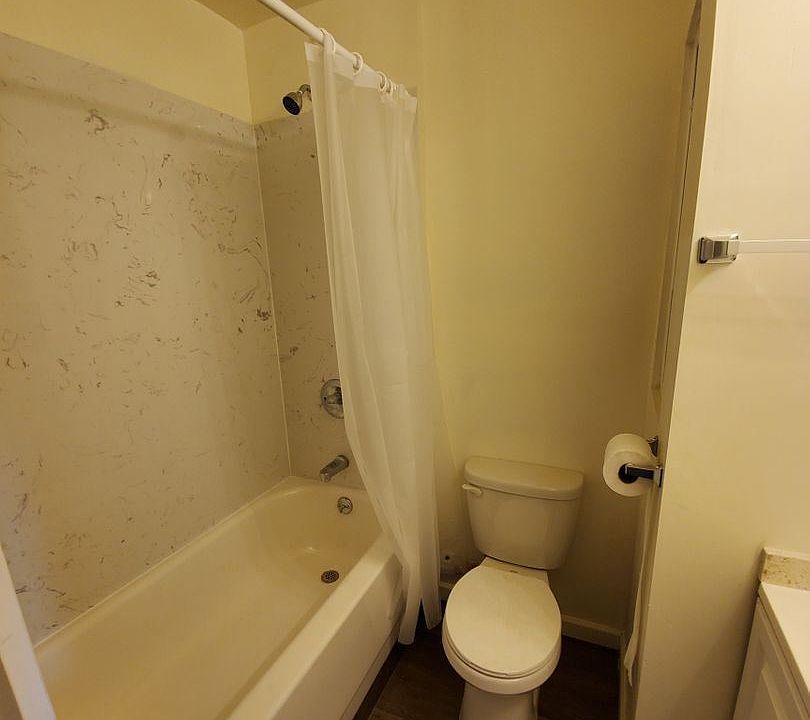 2nd image of 545 Georgia St APT 203
