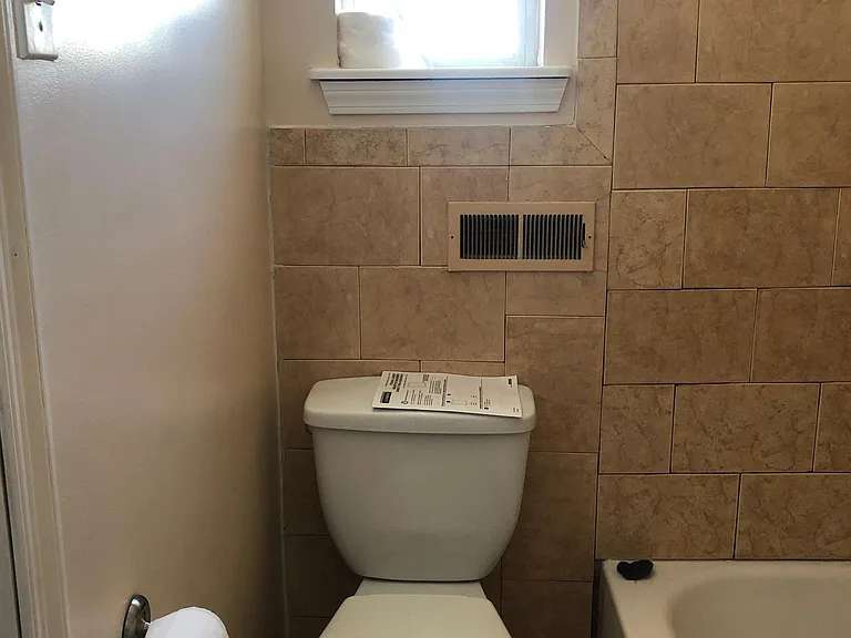 2331 E Harold St — Photo 6