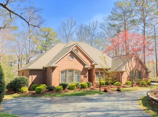 207 Parkwood Rd, Greenwood, SC 29646