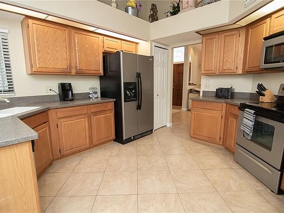 3rd image of 2142 Shadyhill Ter