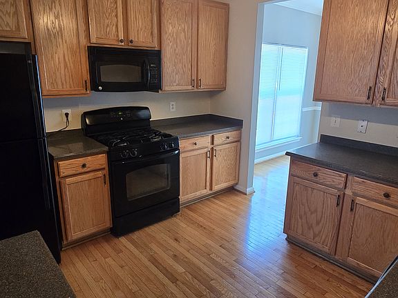 3rd image of 46436 Munley Ln
