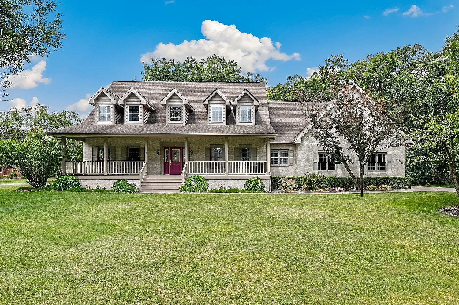 3048 Brampton Ln photo 1