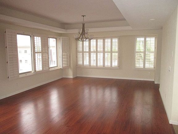 4th image of 3060 6th Ave Unit 28