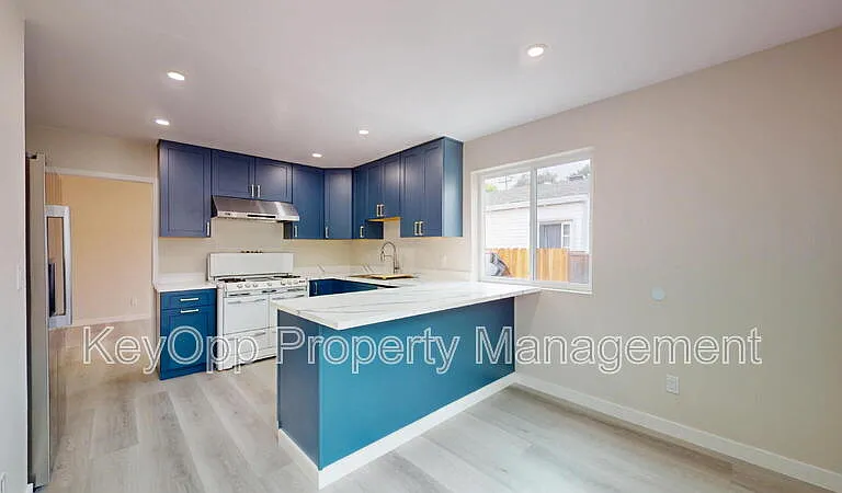 976 Masson Ave #3 — Photo 3