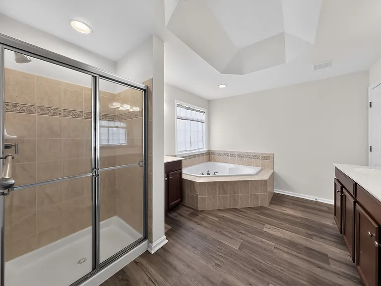110 Plymouth Pl — Photo 9