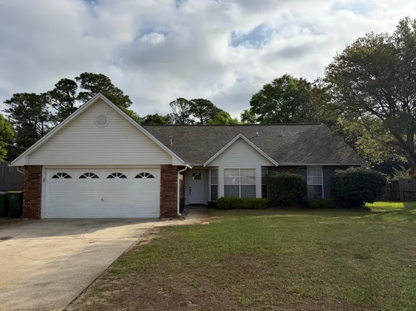 5 Neptune Dr, Mary Esther, FL 32569