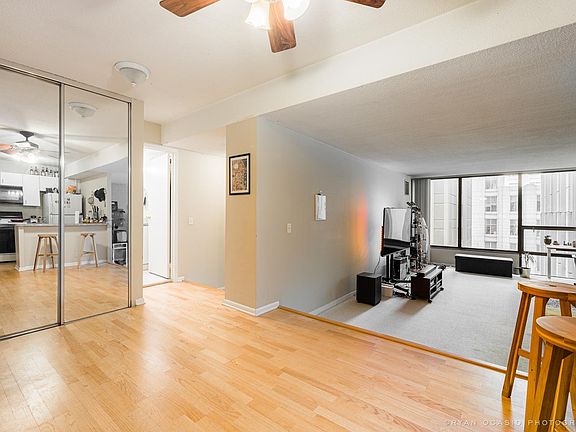 5th image of 230 E Ontario St APT 1501