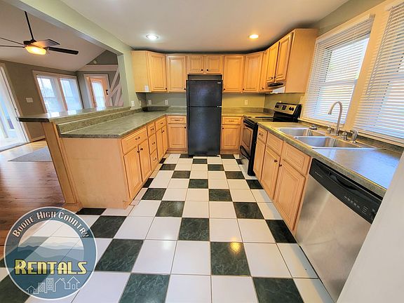 4th image of 144 Azalea Way
