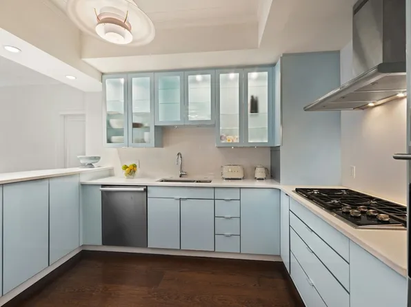 25 Central Park West image 3 of 18