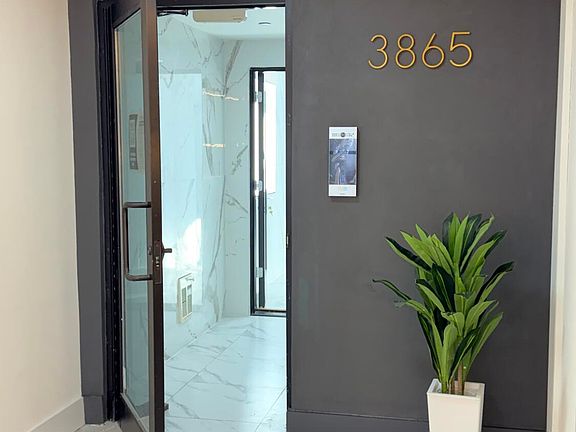 4th image of 3865 Amboy Rd #4B