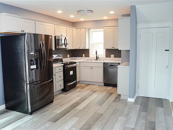 2nd image of 715 N 16th St