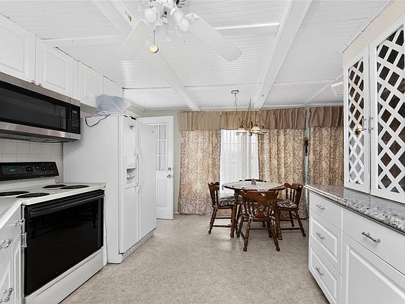 3rd image of 1380 Seagull Dr