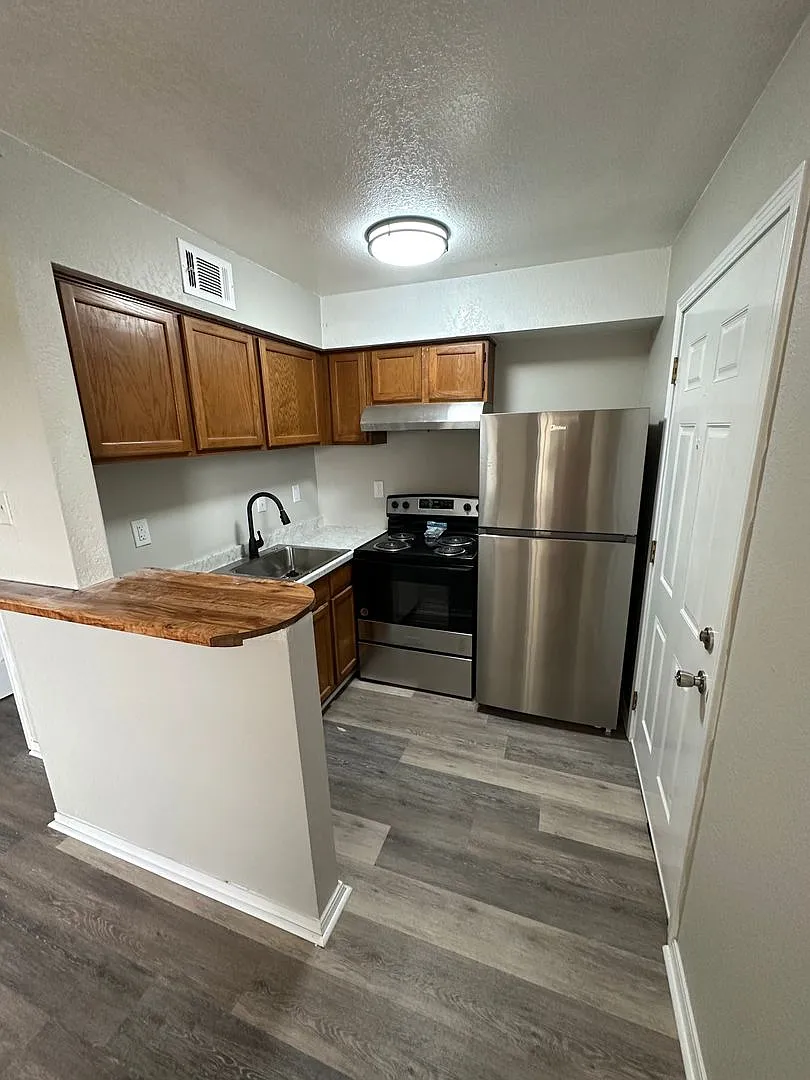 Charming Condo in the City! — Photo 1