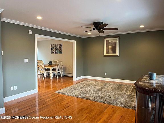 4th image of 217 Pearce Ave #B