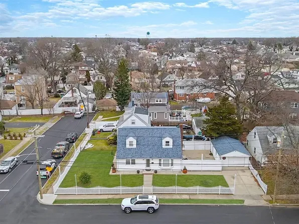 135 Stewart Street, Elmont, NY 11003