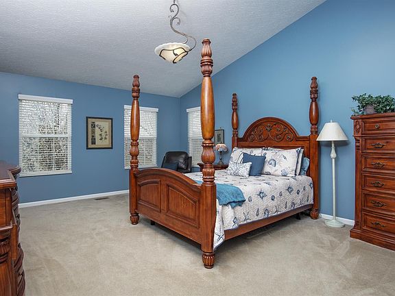 4th image of 4310 Meadowbrook Ln