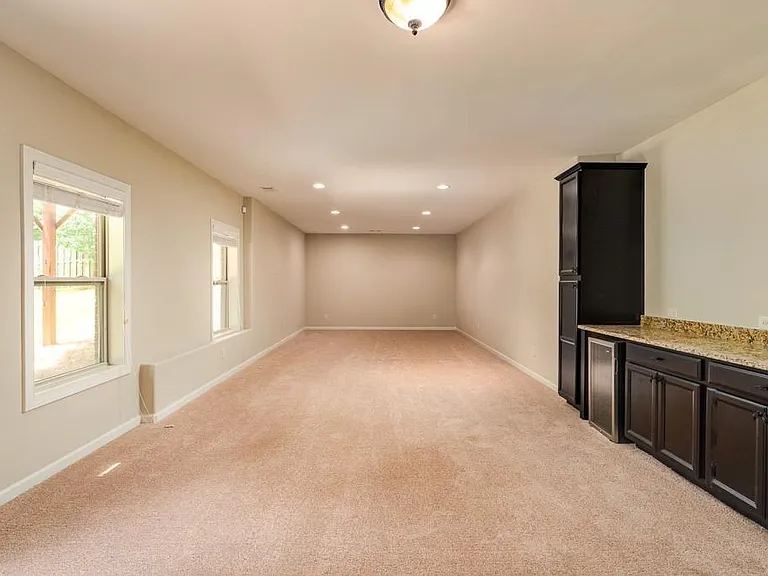 1290 Redbud Dr — Photo 24