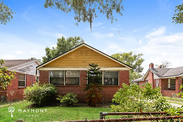 3 bed, 1.0 bath, 1476 sqft, $1,279 — Photo 1