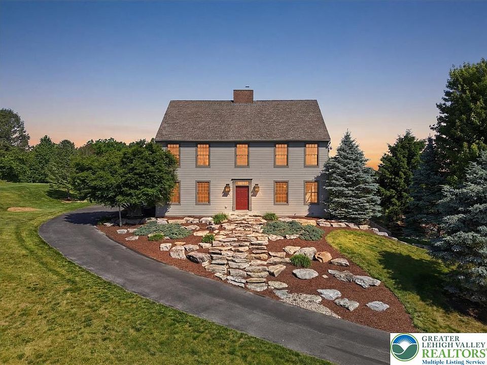 1st image of 2150 Park Pl