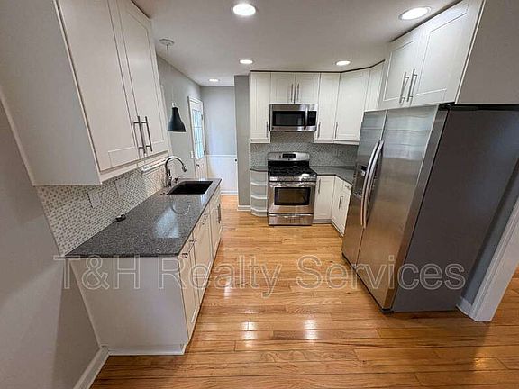 5th image of 5316 Primrose Ave