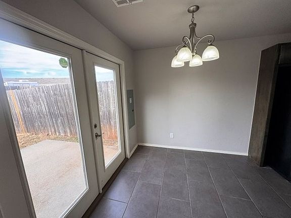 3rd image of 6929 Mayberry Ln