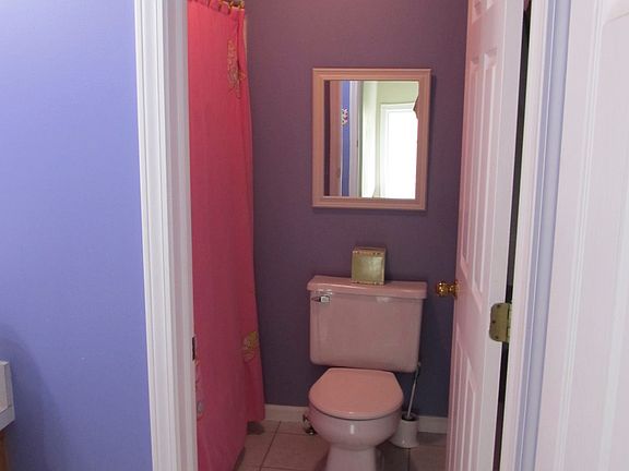 4th image of 218 Oxford Lake Dr