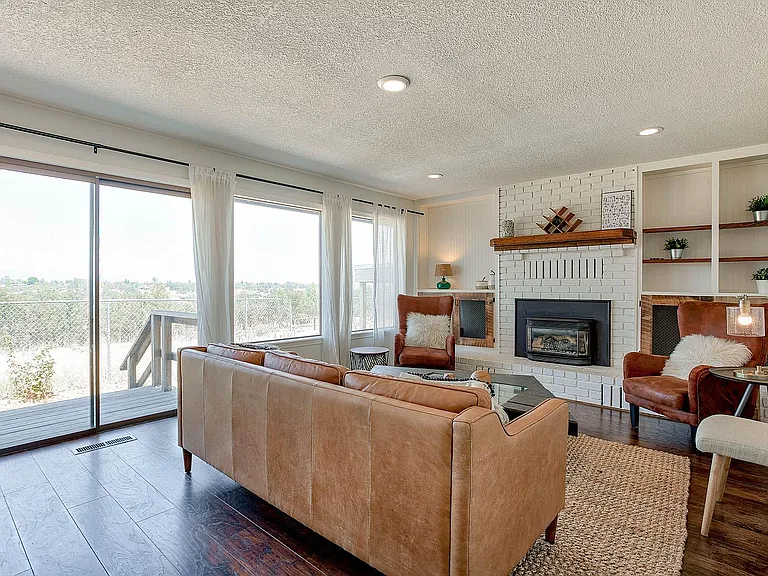 466 Woodcliff Dr #1 — Photo 4